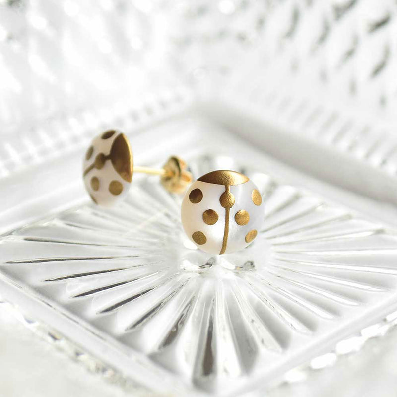 【Utilizing the technique of lacquer craft "Maki-e"】Nanahoshi Series – Pendant / Pierced Earrings (Gold / Red) 1218-06