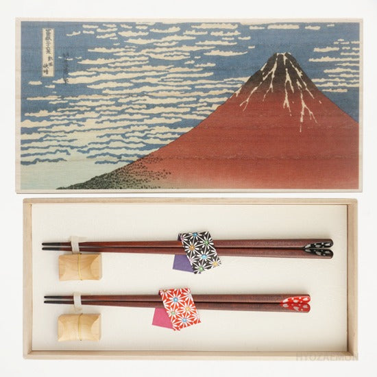 【ตะเกียบ Made in Japan】Hyozaemon ลาย Hokusai Kiribako (ตะเกียบบากด้ามจับลายซากุระคู่สมรส) Red Fuji / Wave - 0818-08